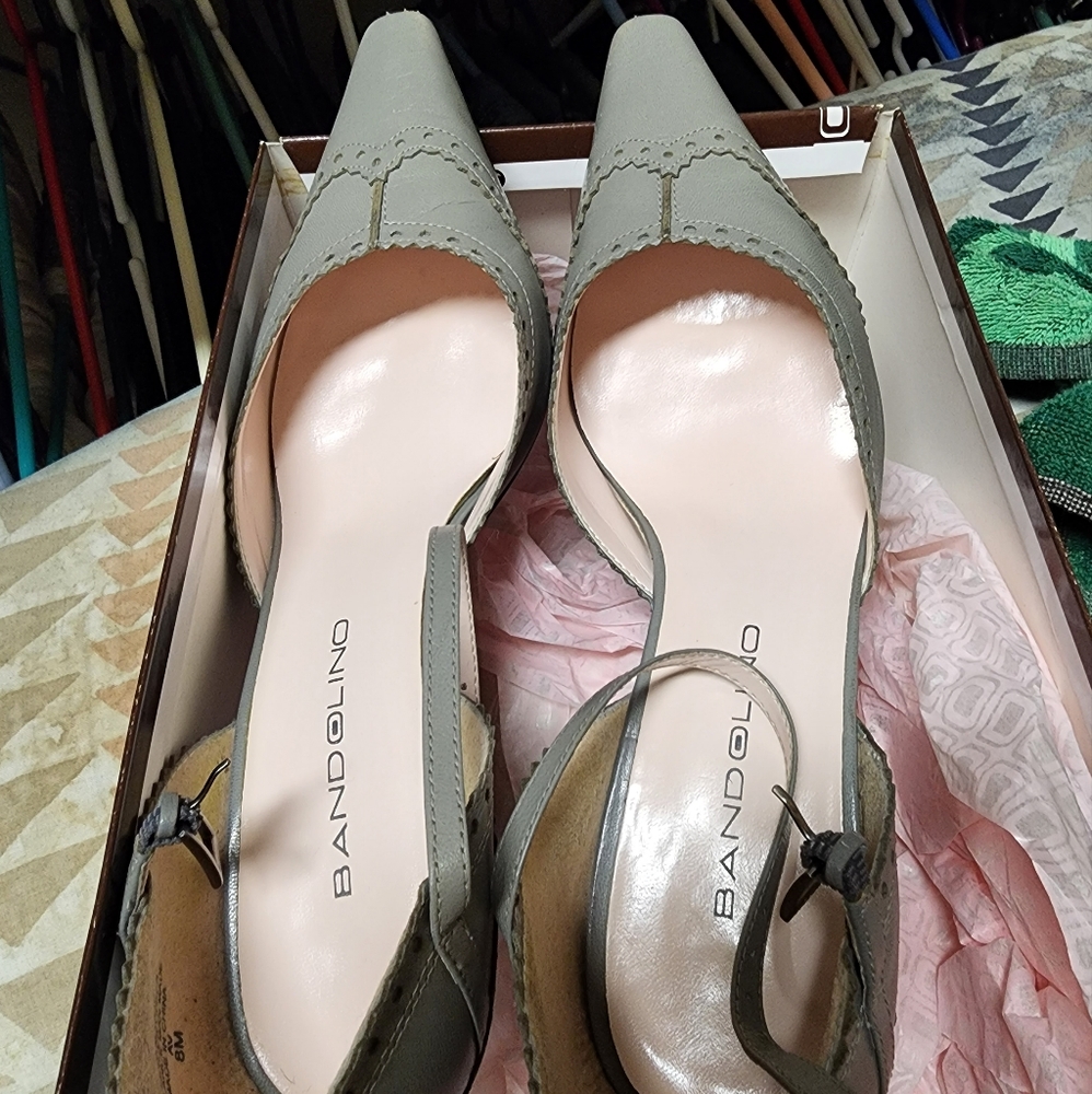 Shoes - Picture 3 of 4
